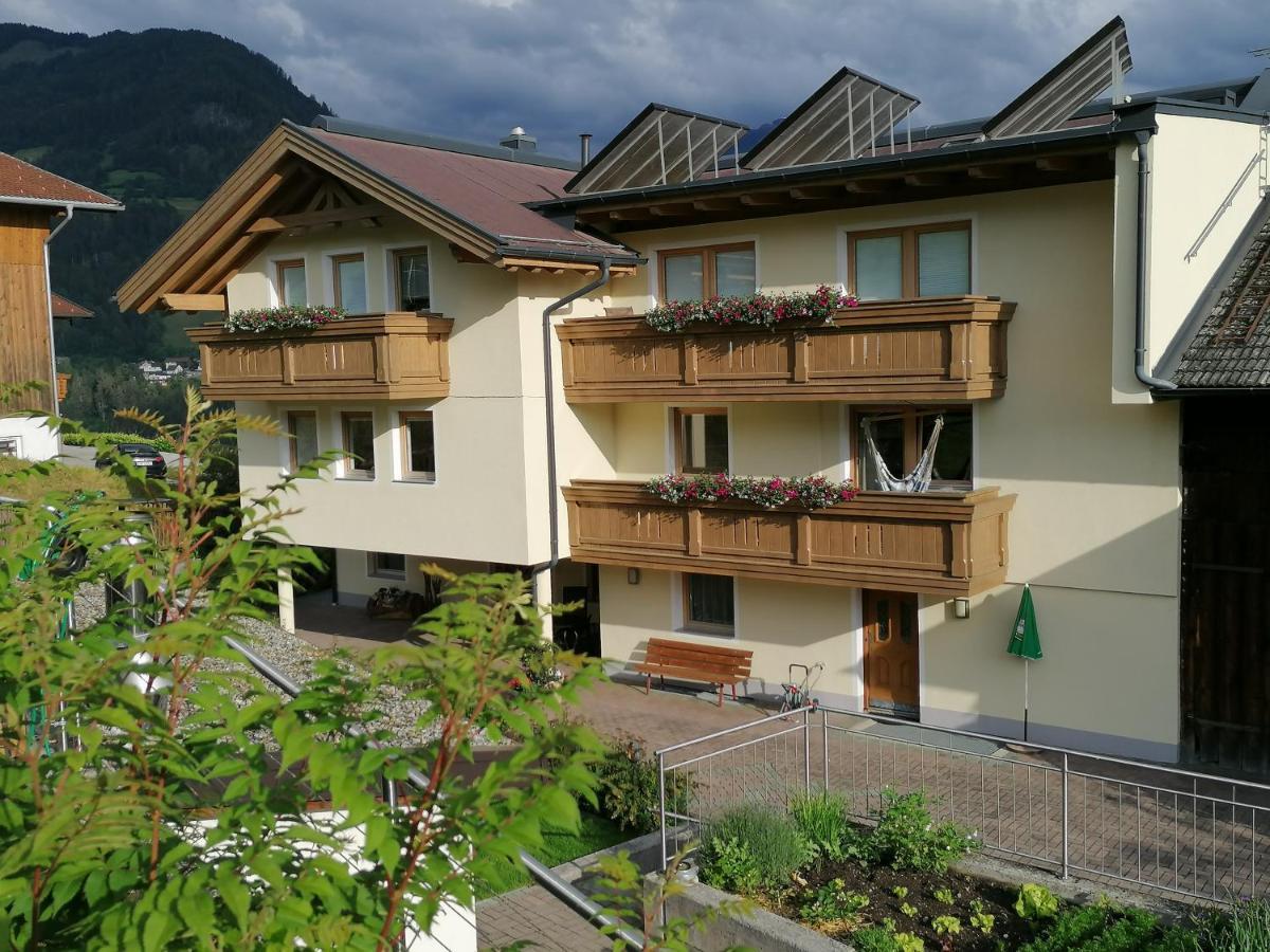 Kinderbauernhof Ierzerhof Arzl im Pitztal Esterno foto
