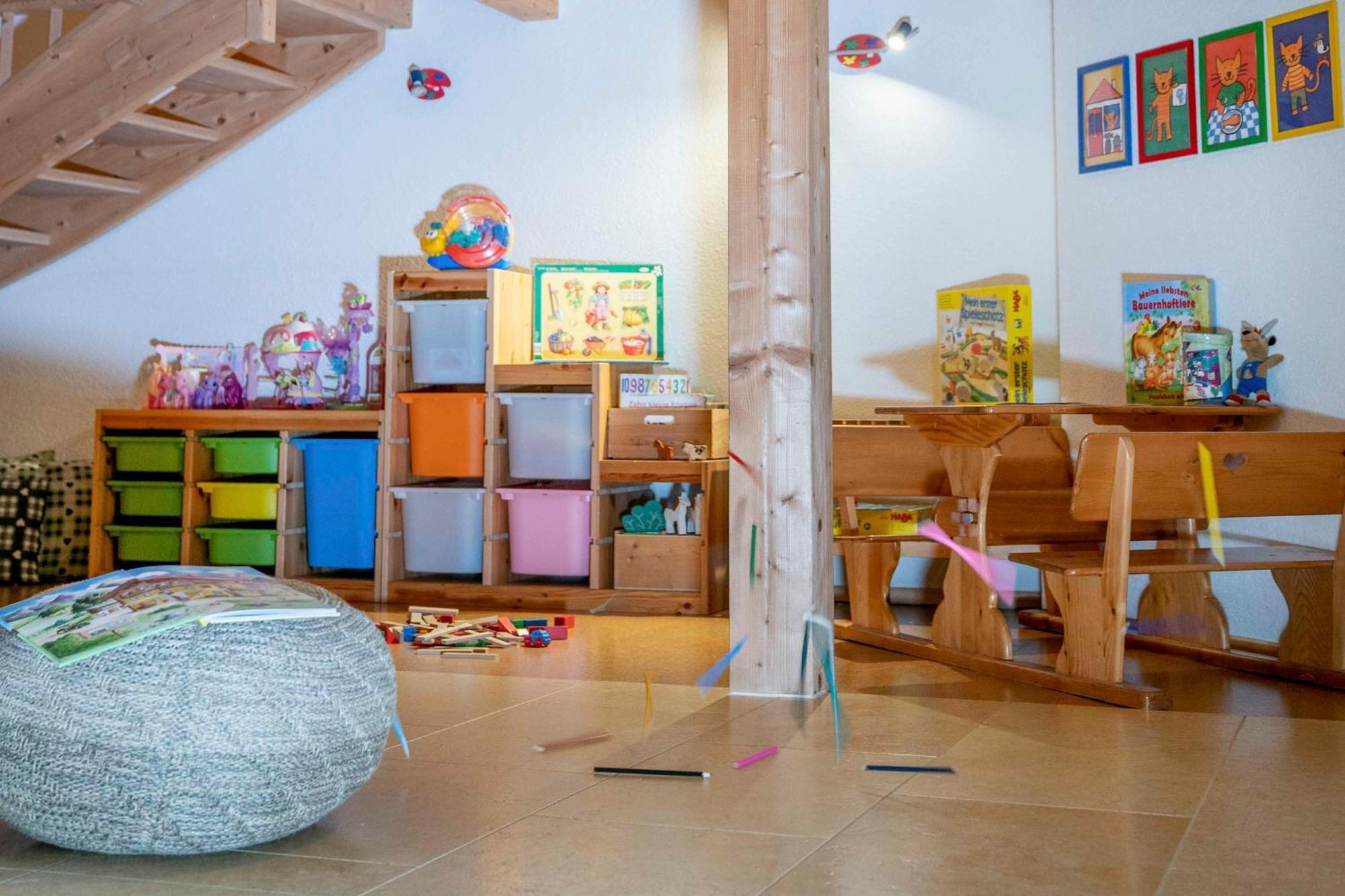 Kinderbauernhof Ierzerhof Arzl im Pitztal Esterno foto