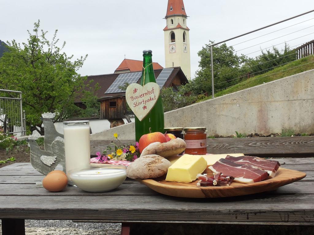 Kinderbauernhof Ierzerhof Arzl im Pitztal Esterno foto