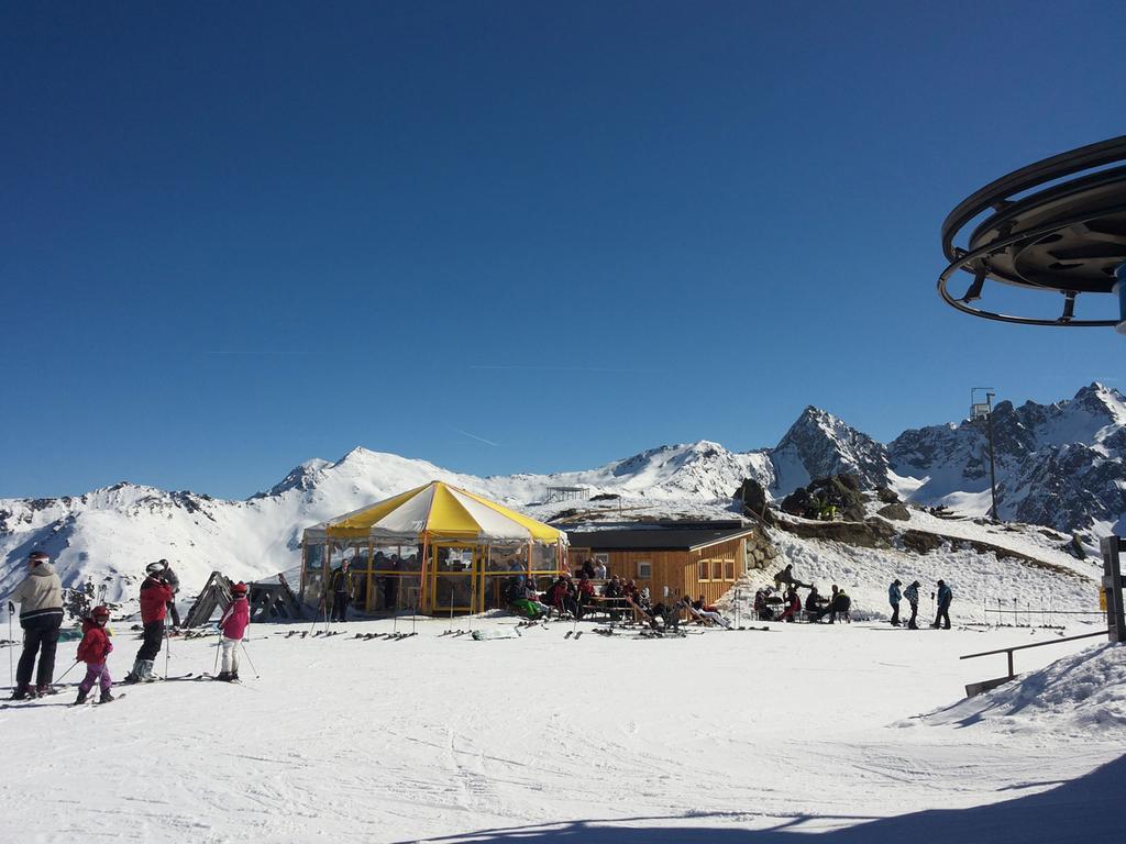Kinderbauernhof Ierzerhof Arzl im Pitztal Esterno foto